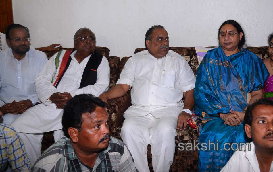 indefinite hunger strike in mudragada padmanabham - Sakshi12