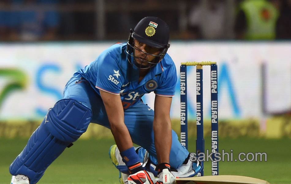 Sri Lanka seamers topple India on green track - Sakshi12