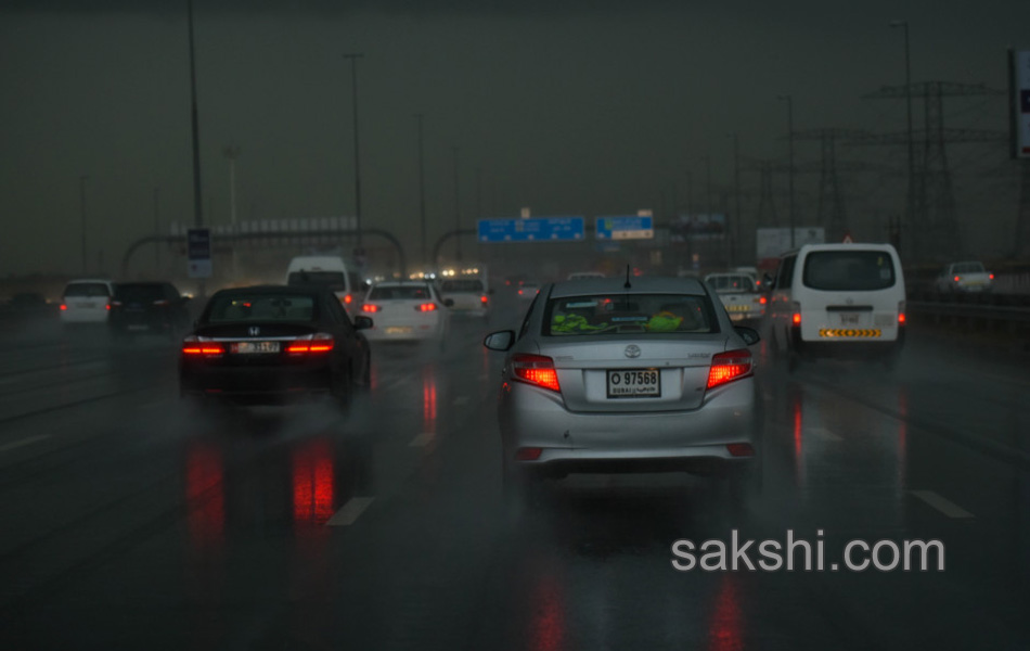 Heavy rain lashes the UAE18