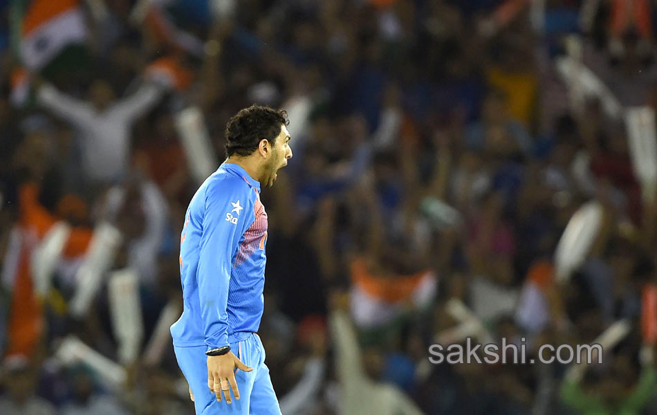 India beat Australia by six wickets in Mohali reach semis15