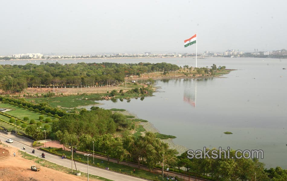 72 feet national flag hoisted by KCR - Sakshi4
