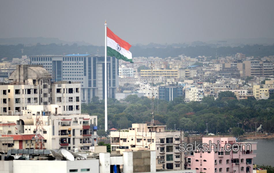 72 feet national flag hoisted by KCR - Sakshi7