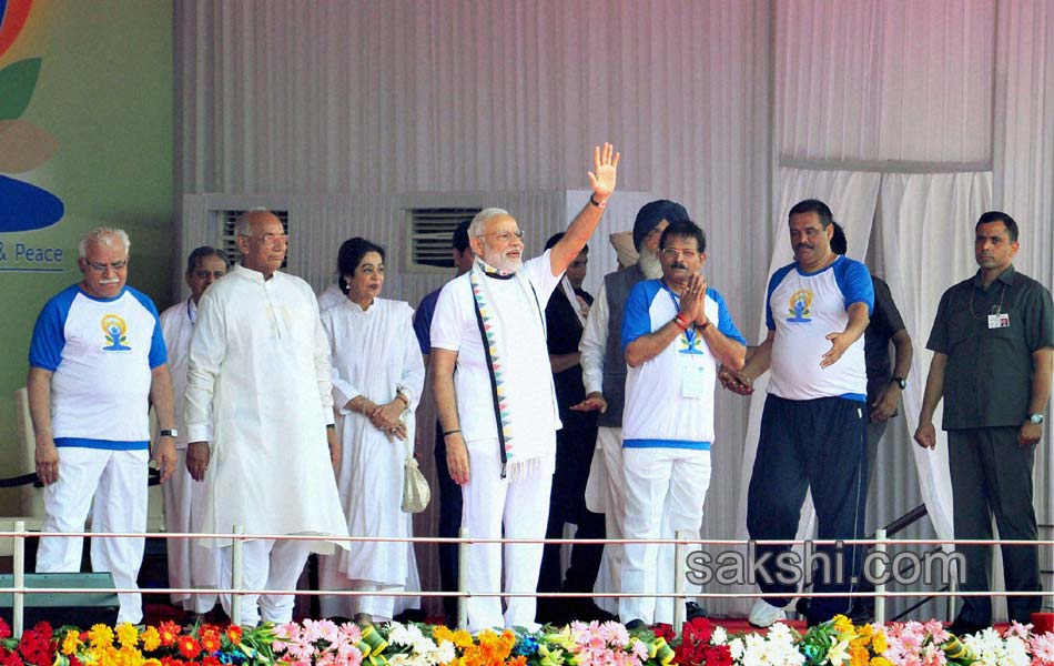 International Yoga Day 2016 - Sakshi6