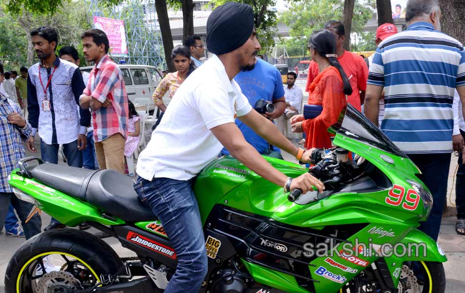 vintage show in lumbini park6