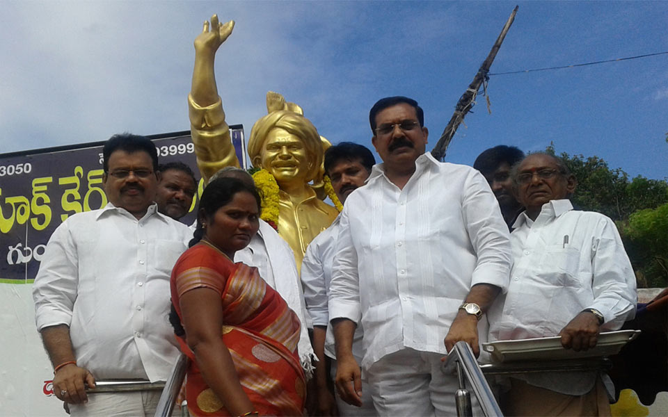 Homage to YSR - Sakshi10