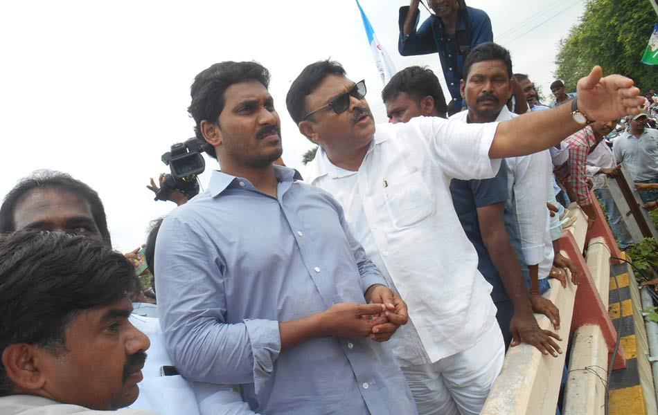 YS Jagan tour in Sathenapalli - Sakshi1