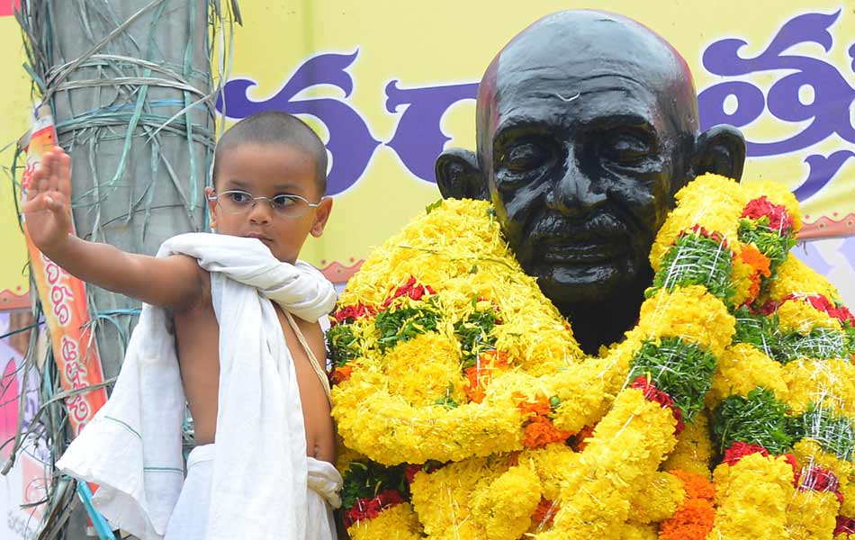 Tribute to Gandhi14