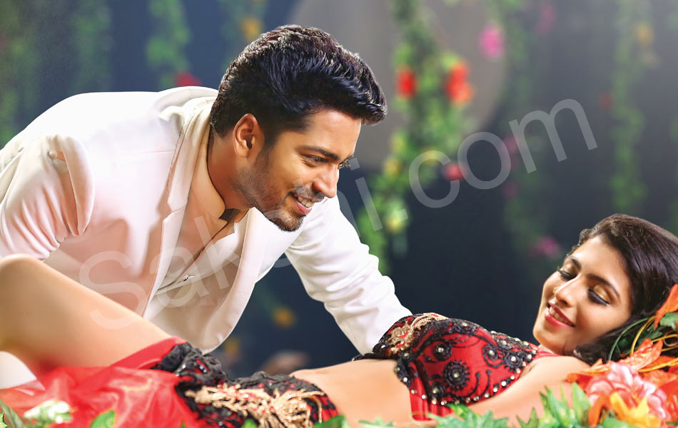 Intlo Deyyam Naakem Bhayam movie stills4