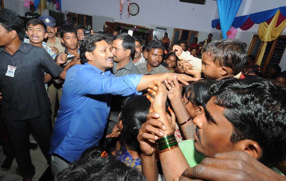 YS jagan family participated in christmas celebration1