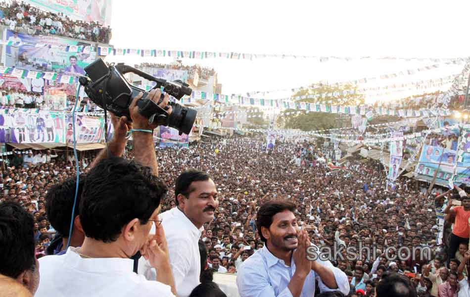 YS jagan tour in kurnool district - Sakshi3