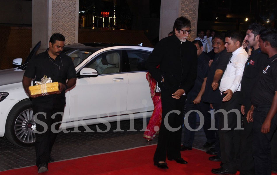 Neil Nitin Mukesh And Rukmini Sahay Reception11