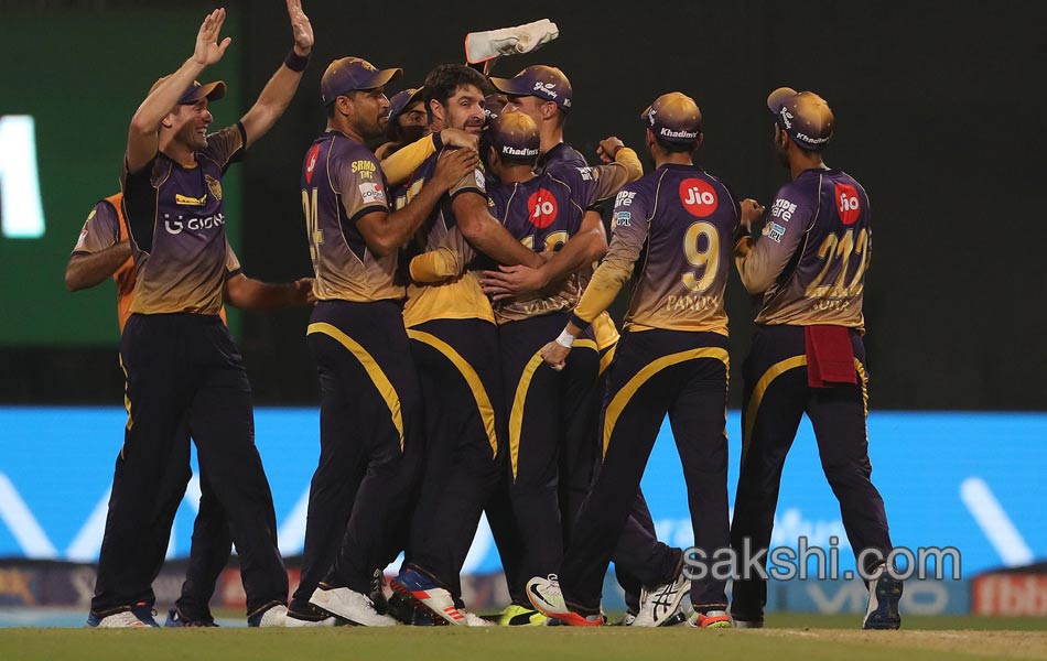 RCB crash to lowest ever IPL score in history8