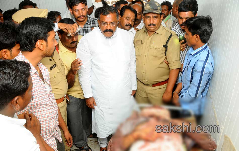 ysrcp leader cherukulapti narayana reddy murdered - Sakshi11