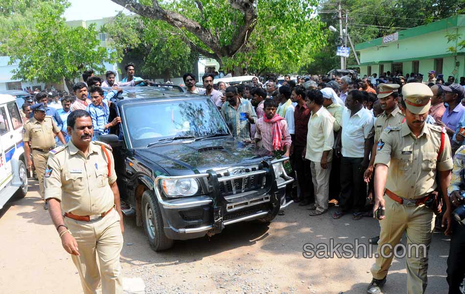 ysrcp leader cherukulapti narayana reddy murdered - Sakshi22