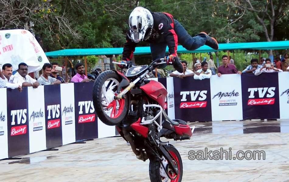 tvs bike stunts5