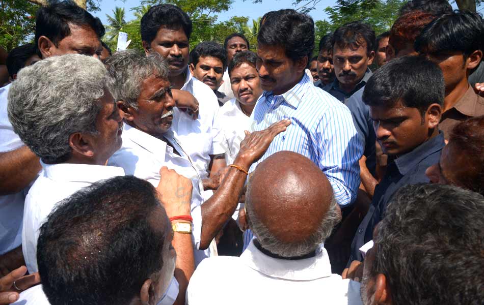 YS Jagan mohan reddy to visit Cyclone Victims in Godavari Districts - Sakshi19