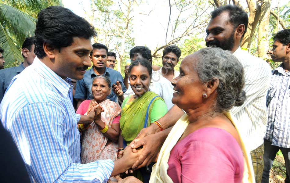 YS Jagan mohan reddy to visit Cyclone Victims in Godavari Districts - Sakshi23