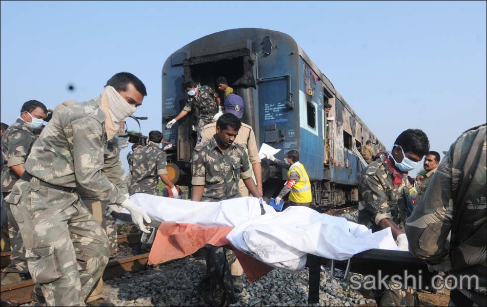 fire accident in Nanded Express - Sakshi18