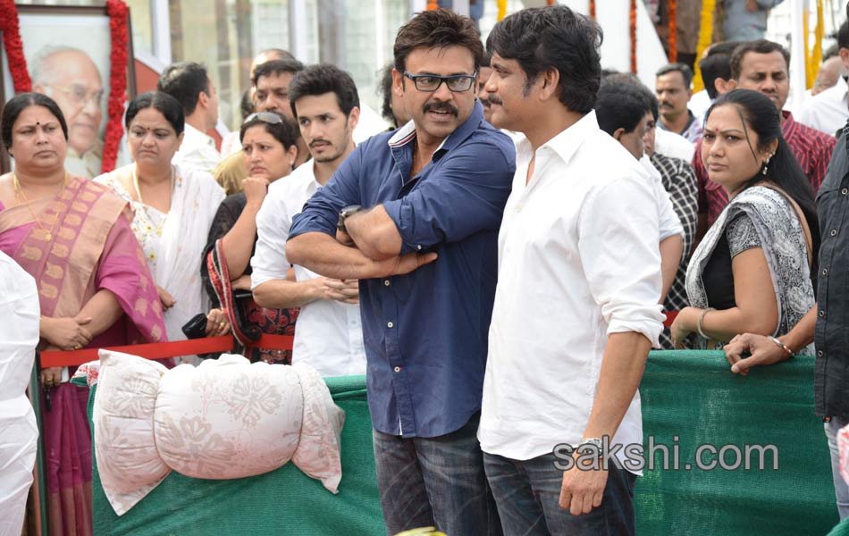 celebreties broke into tears with akkineni nageswara rao death - Sakshi4