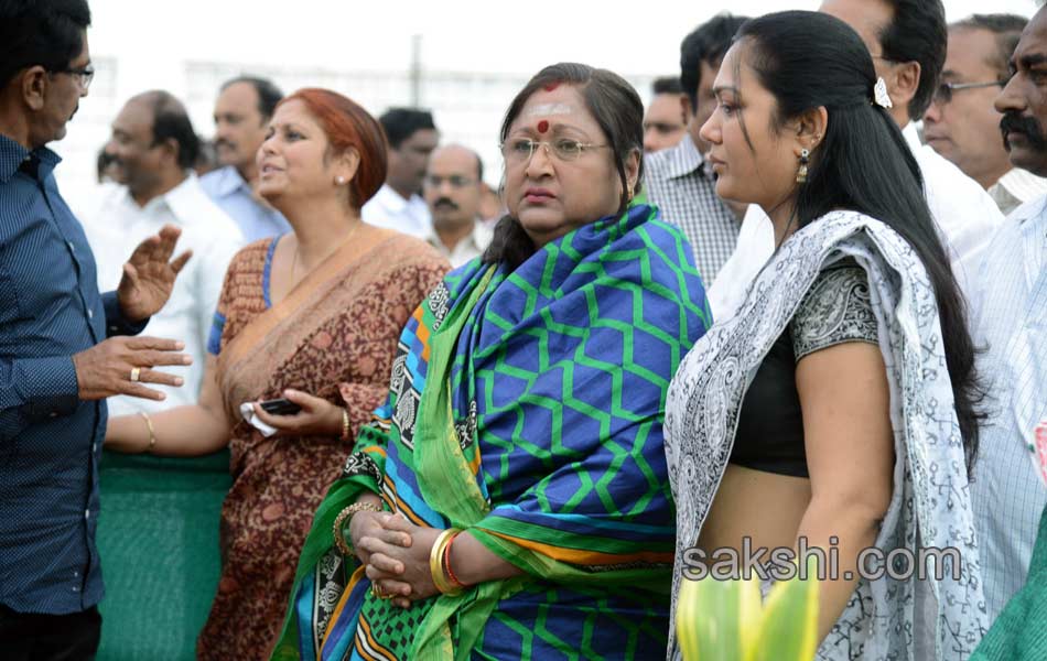 celebreties broke into tears with akkineni nageswara rao death - Sakshi12