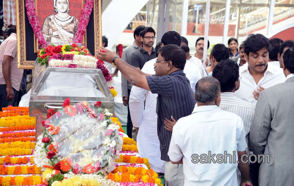 celebreties broke into tears with akkineni nageswara rao death - Sakshi27
