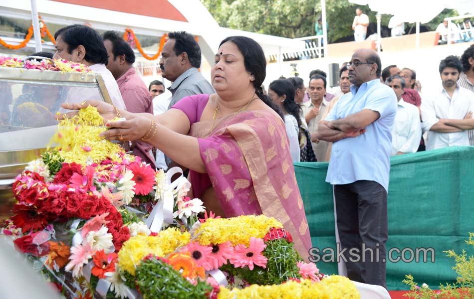 celebreties broke into tears with akkineni nageswara rao death - Sakshi80