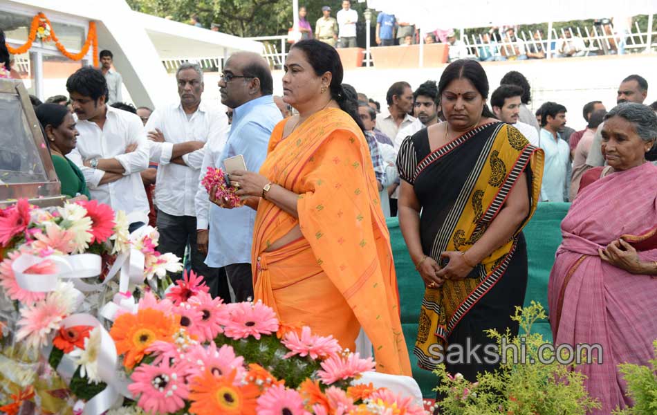 celebreties broke into tears with akkineni nageswara rao death - Sakshi89