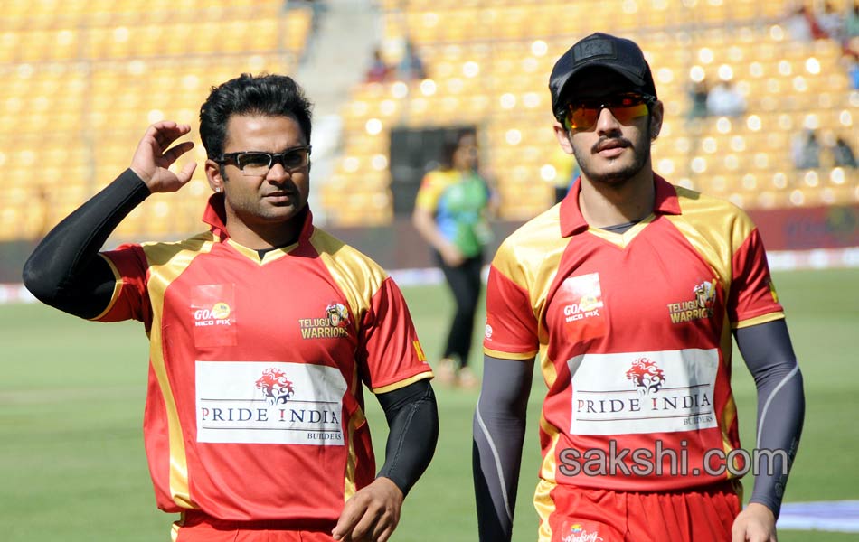 CCL 4 Terrific Victory For Kerala Strikers Beats Telugu Warriors By 4 Wickets17