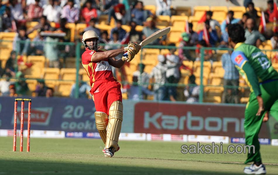 CCL 4 Terrific Victory For Kerala Strikers Beats Telugu Warriors By 4 Wickets50