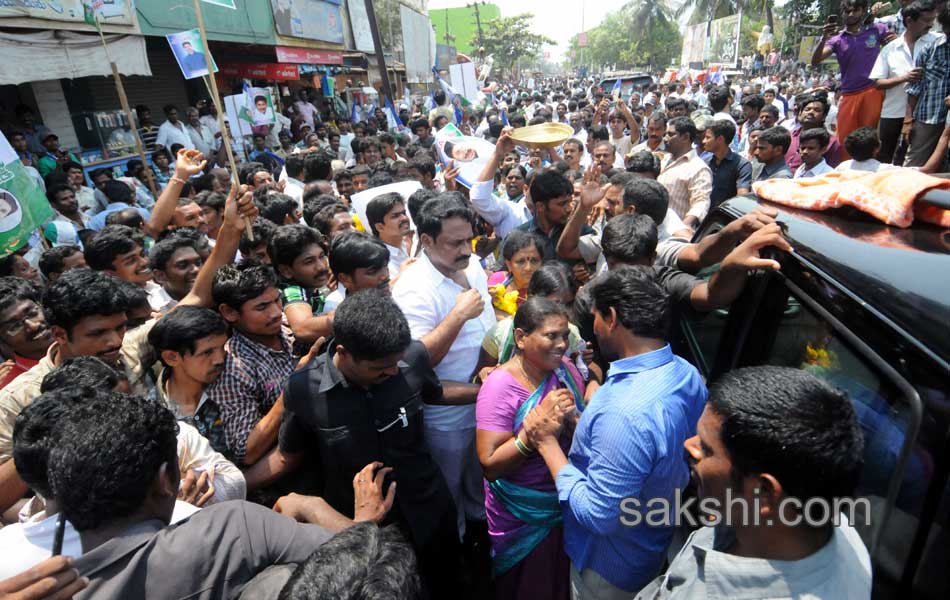 Jagan s Janpatham at East Godavari - Sakshi11