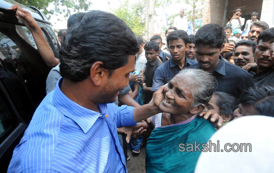 Jagan s Janpatham at East Godavari - Sakshi19