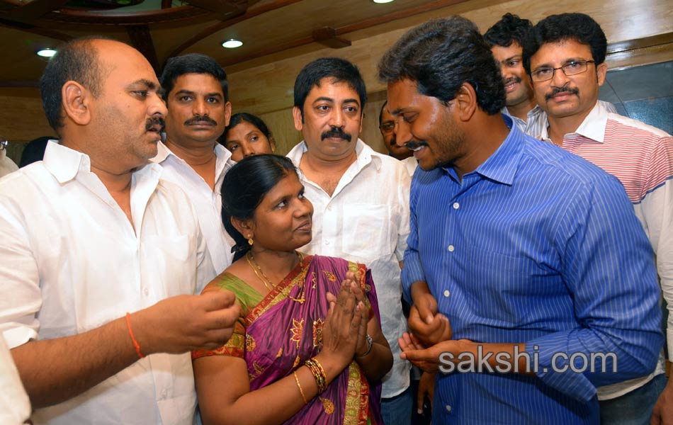 Jagan s Janpatham at East Godavari - Sakshi31