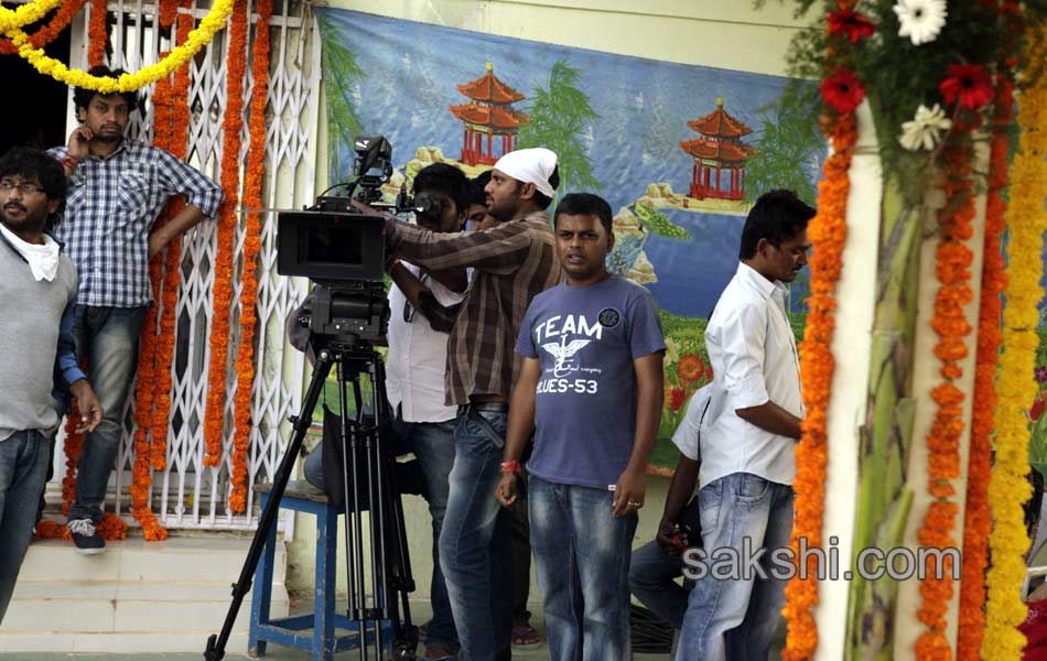 Tholiprema Katha Movie Working Stills - Sakshi18