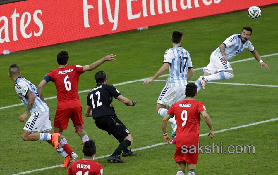 messi gives victory to argentina over iraq - Sakshi7
