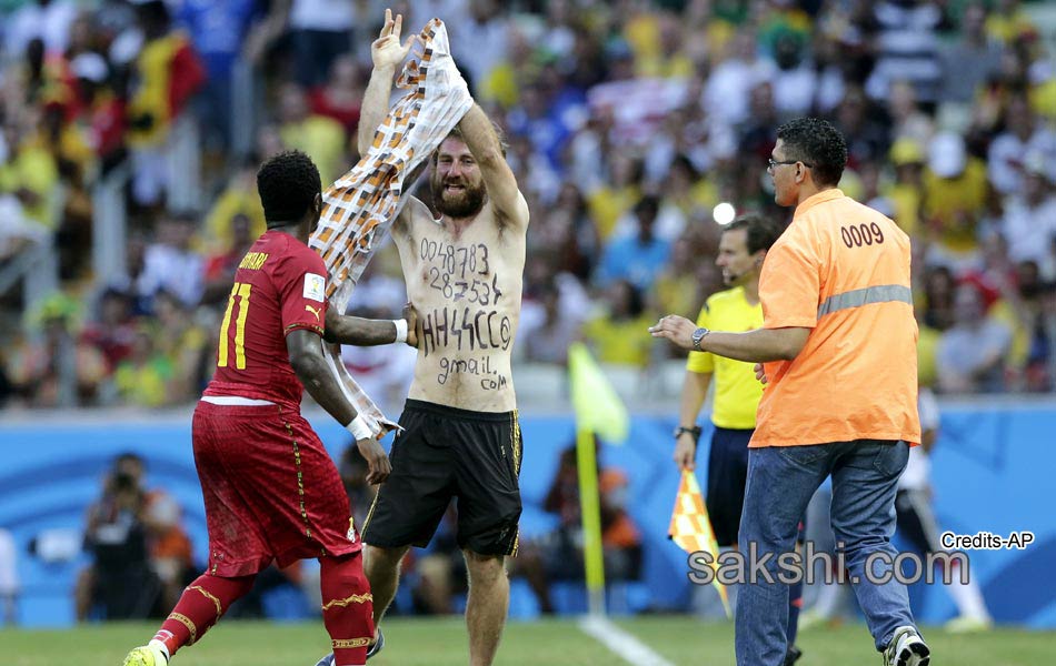 Klose record tying equalizer salvages Germany draw against Ghana - Sakshi10