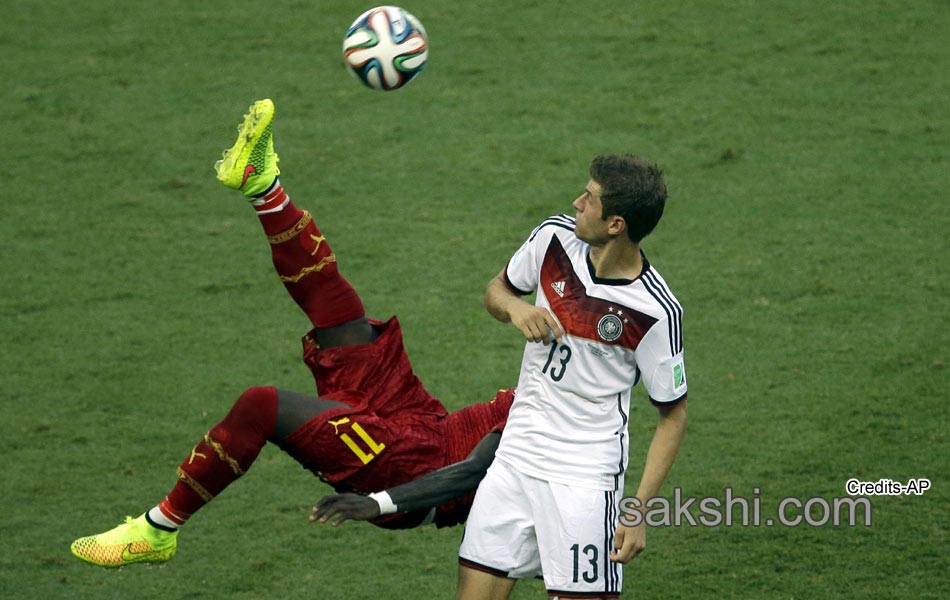 Klose record tying equalizer salvages Germany draw against Ghana - Sakshi15