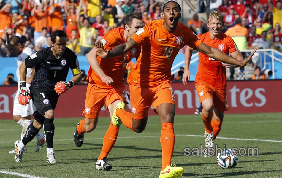 netherlands victory over chille - Sakshi3