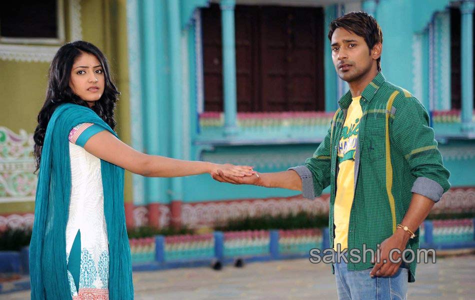 ee varsham sakshiga movie stills6