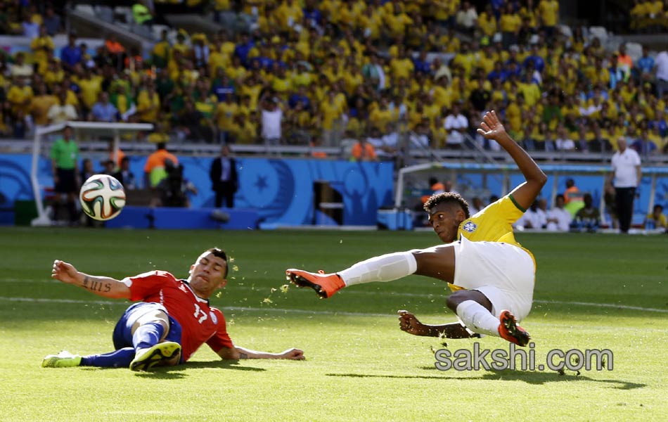 brazil victory over chile - Sakshi2