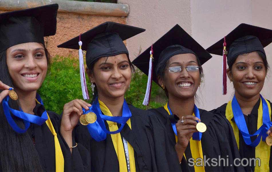 Srinidhi Institute of Science and Technology convocations in madhapur8