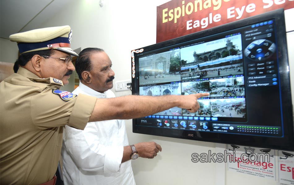 Hyderabad bid emotional farewell to Lord Ganesh - Sakshi11