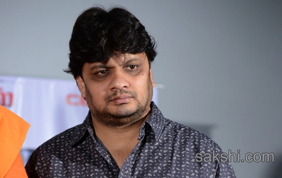Avunu 2 move press meet5
