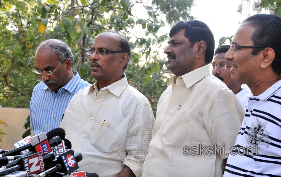 politicians cine celebrities gives tribute to nandamuri janakiram - Sakshi13