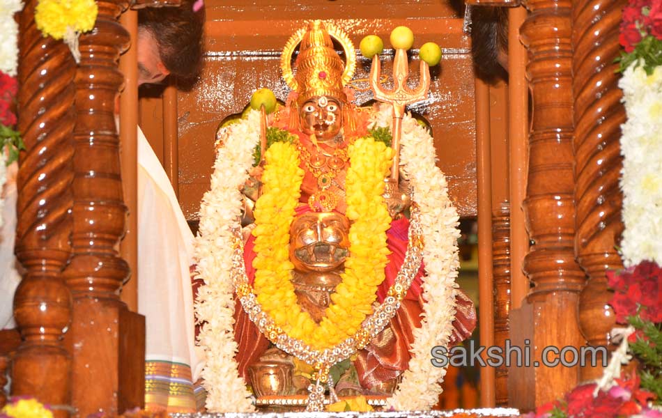 jubilee hills peddamma temple5