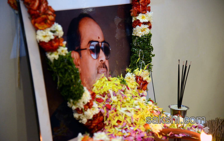 celebrities pays tribute to ramanaidu - Sakshi21