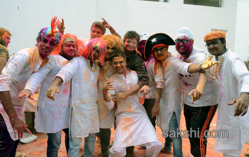 holi celebration in hyderabad7