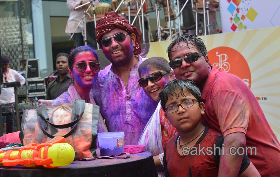 holi celebration in hyderabad24