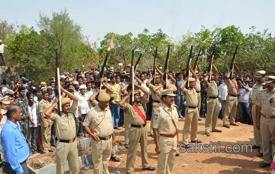 siddayya funeral completed - Sakshi1