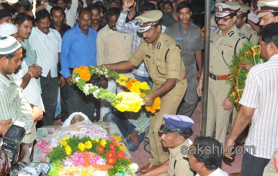 siddayya funeral completed - Sakshi10