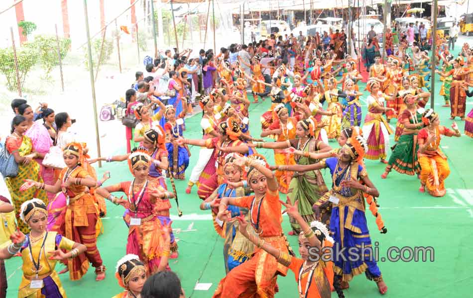 Kuchipudi Bharatanatyam folk dance performance at Bhadrachalam8